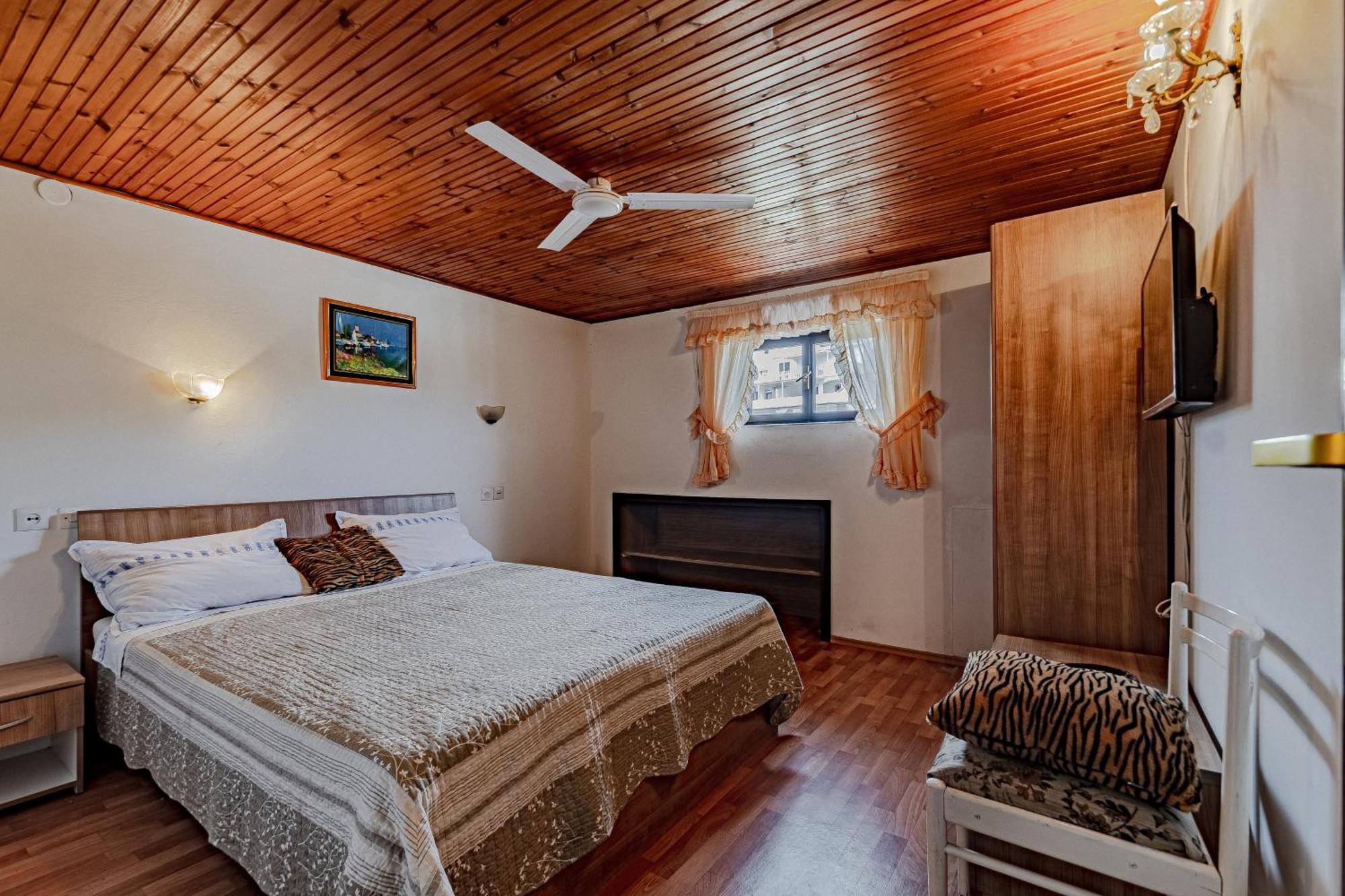 Family Friendly Apartments With A Swimming Pool Zavalatica, Korcula - 183 Eksteriør billede